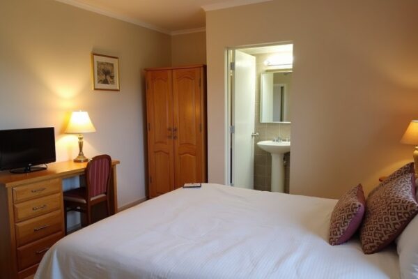 Affordable Rooms with Own Bathroom Rustenburg Offers Affordable Rooms with Own Bathroom Rustenburg Offers